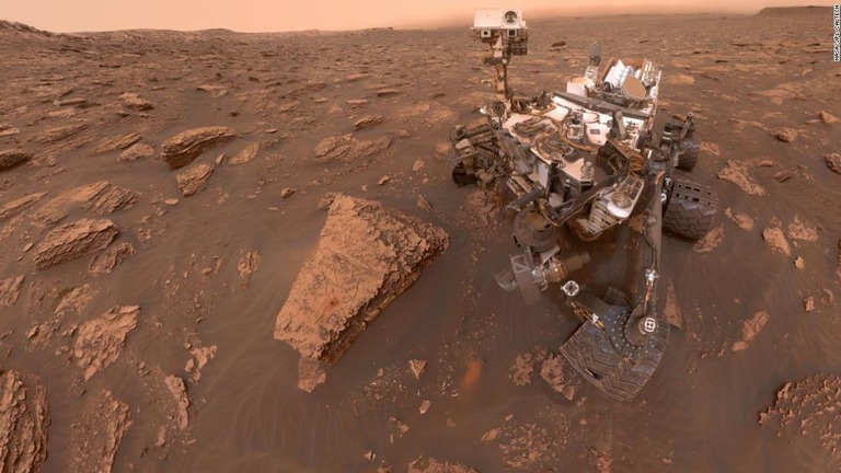 火星探査車「キュリオシティー」。土壌と地表から有機物や塩湖の証拠を発見した/NASA/JPL-Caltech 