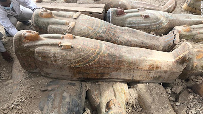 エジプト・ルクソールで、２０を超える未開封のひつぎが見つかった/Ministry of Antiquities