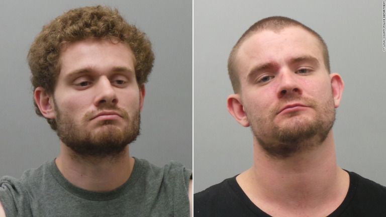 男性を銃撃した容疑で逮捕された２人/St. Louis County Police Department