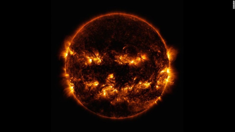 ＮＡＳＡがまるで「ジャック・オー・ランタン」のように見える太陽の画像を公開した/NASA/SDO
