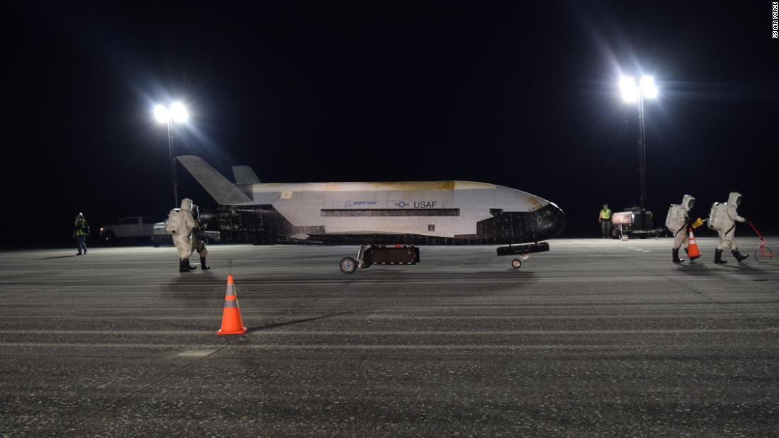 海外から輸入 部隊解散のため入手困難、在日米軍S-3B航空隊VS-21