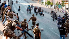 反政府グループらの衝突に介入するレバノン軍