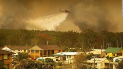 豪南東部の森林火災、「未曽有」の規模に　消防士１千人動員