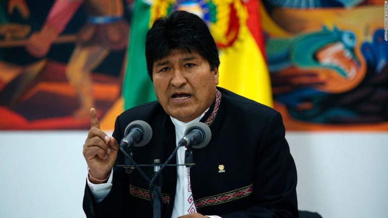 ボリビアのモラレス大統領が、不正選挙の指摘を受け辞任を表明した/Javier Mamani/Getty Images