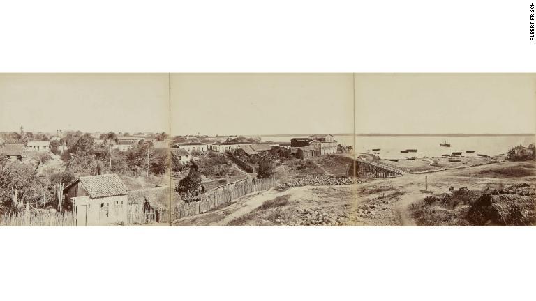 フリッシュが撮影に用いたのは湿板(しっぱん)法と呼ばれる初期の写真技法。ガラス板や金属板に薬剤を塗り、それに感光性を持たせてフィルムとして使った/Albert Frisch