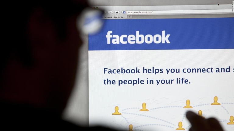 米フェイスブックは、今年に入って５４億件の偽アカウントを削除した/Shutterstock