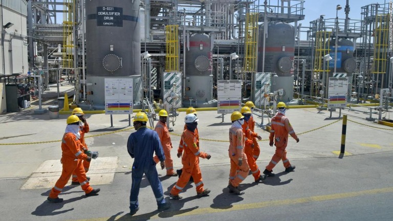 サウジアラビアの国営石油会社サウジアラムコが株式の公募価格を発表した/Fayez Nureldine/AFP/Getty Images