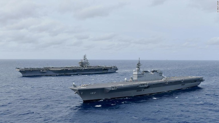 南シナ海で共同訓練を行う米空母「ロナルド・レーガン」と海自護衛艦「いずも」/US Navy/JMSDF