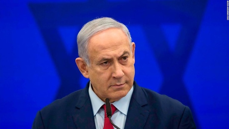 イスラエルのネタニヤフ首相が３件の汚職事件をめぐり起訴された/Amir Levy/Getty Images
