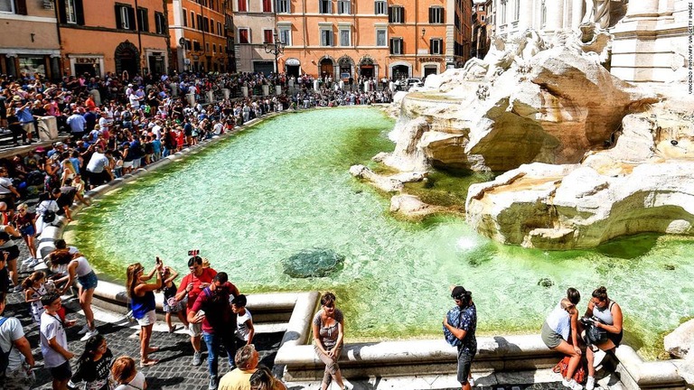 イタリア・ローマの観光名所「トレビの泉」/VINCENZO PINTO/AFP via Getty Images