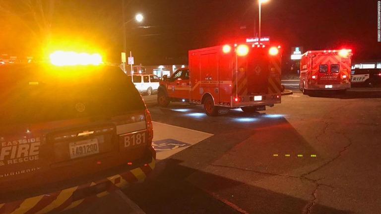 映画館への誤配を受けて派遣された緊急車両/Eastside Firefighters/Twitter