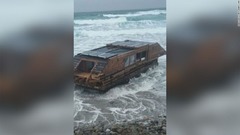 カナダで「廃棄」の木製ソーラーボート、大西洋横断しアイルランドに漂着