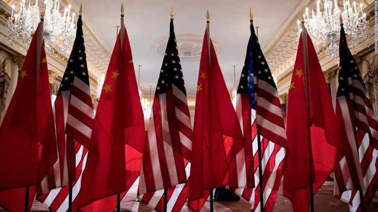 米軍基地に侵入した在米中国大使館の職員２人が国外追放されていたという/BRENDAN SMIALOWSKI/AFP/Getty Images