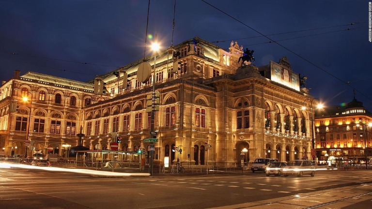 ウィーン国立歌劇場＝2007年2月/Johannes Simon/Getty Images 
