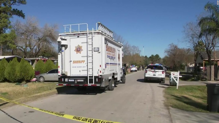 米テキサス州で、トレーラーハウスの住人が、自宅に押し入ろうとした男３人を射殺した/KPRC