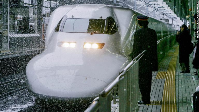 新幹線はさまざまな天候の変化にも対応することが求められている/TORU YAMANAKA/AFP via Getty Image