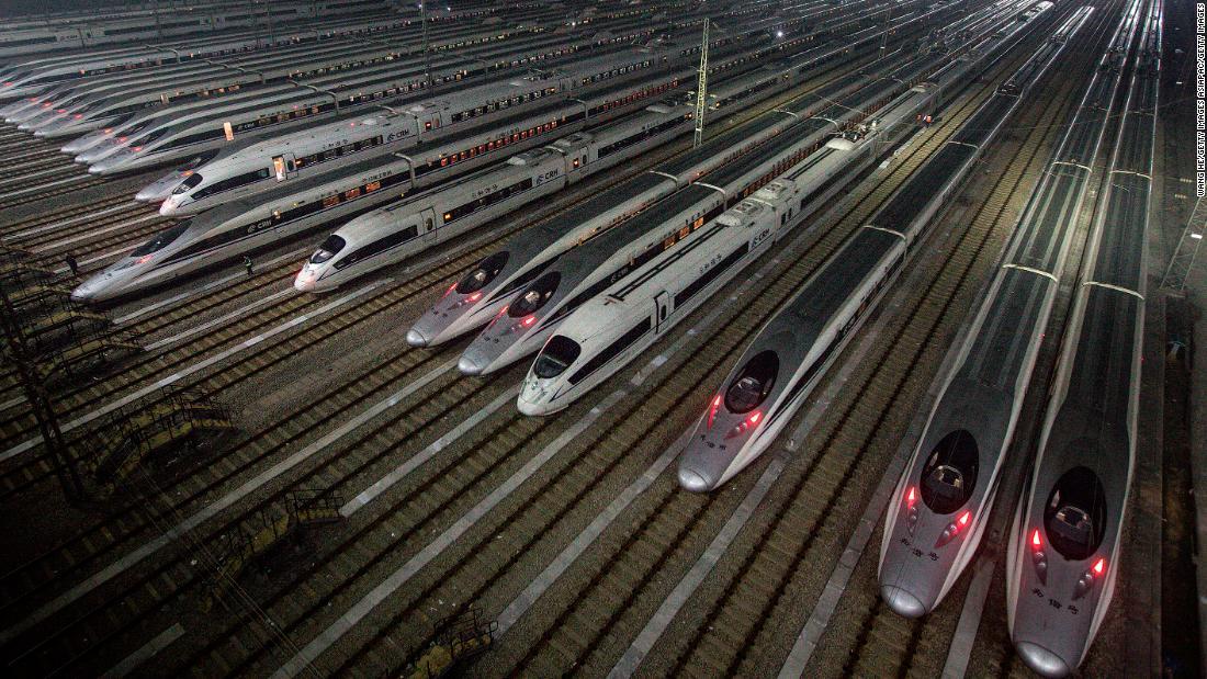 中国では高速鉄道網の整備が進んでいる/Wang He/Getty Images AsiaPac/Getty Images