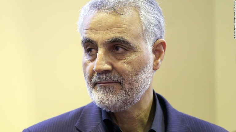 イラン革命防衛隊の「コッズ部隊」を率いていたソレイマニ司令官。後任の司令官の下でもやり方は変わらないという/MEHDI GHASEMI/AFP/ISNA/AFP via Getty Images