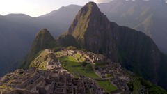 マチュピチュ遺跡に排泄物、観光客６人逮捕　ペルー