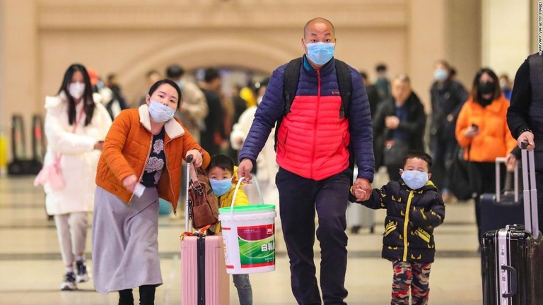 中国で流行している新型コロナウイルスの死者が９人に/-/AFP/AFP via Getty Images