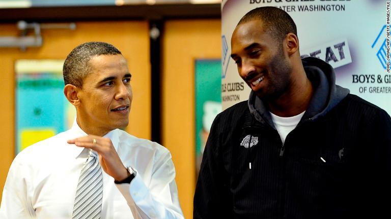 オバマ大統領と＝２０１０年/JEWEL SAMAD/AFP/Getty Images/file