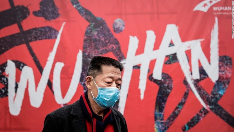 新型ウイルスの感染例が７０００件を超え、死者は１７０人に/Stringer/Getty Images AsiaPac/Getty Images