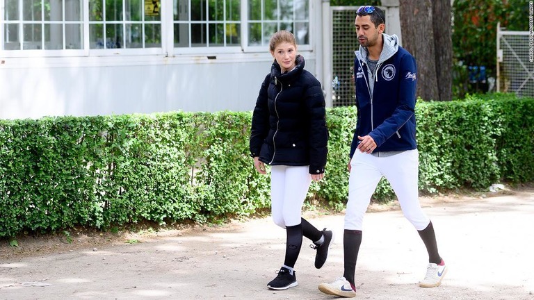 Ｂ・ゲイツ氏の長女ジェニファーさん（左）が馬術選手のナエル・ナサルさんと婚約/Samuel de Roman/Getty Images