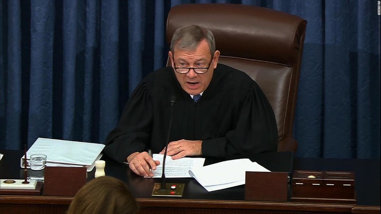 裁判長を務めるジョン・ロバーツ連邦最高裁長官/Senate TV