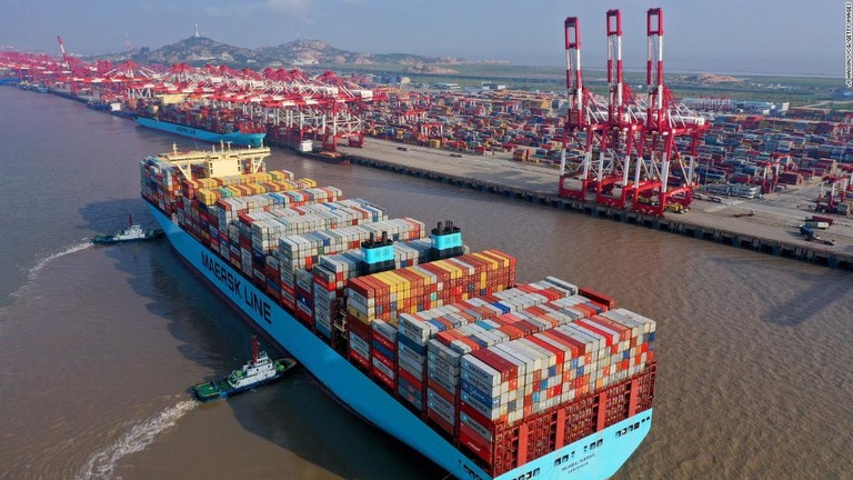新型ウイルスの感染拡大が、海上輸送の操業や需要に悪影響を及ぼしている/Ji Haixin/VCG/Getty Images