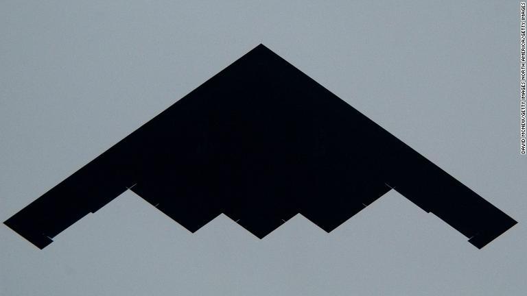 ステルスや低被観測性技術などのテクノロジーを組み合わせることで、空中で探知されにくくしている/David McNew/Getty Images North America/Getty Images