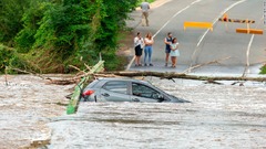 豪シドニー、３０年ぶりの豪雨で洪水　森林火災は鎮火