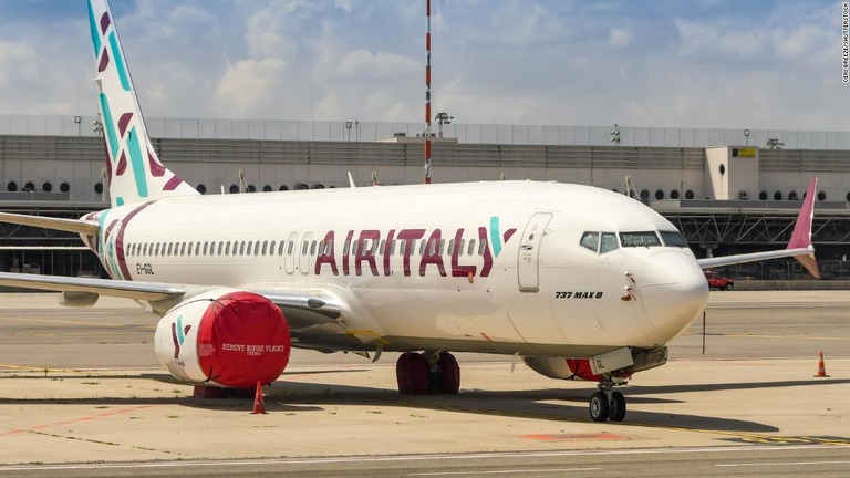 イタリア第２の航空会社、エア・イタリーが会社の清算を決定した/Ceri Breeze/Shutterstock