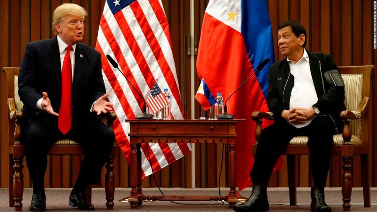フィリピンが米軍との地位協定破棄を通知した/ROLEX DELA PENA/AFP/Getty Images