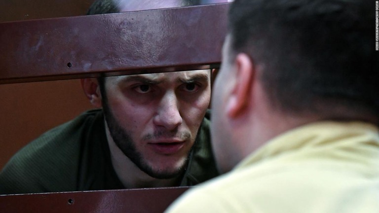 モスクワの地下鉄内で新型肺炎の患者を装う悪ふざけ行為を犯し、逮捕された容疑者/Maxim Grigoryev\TASS/Getty Images