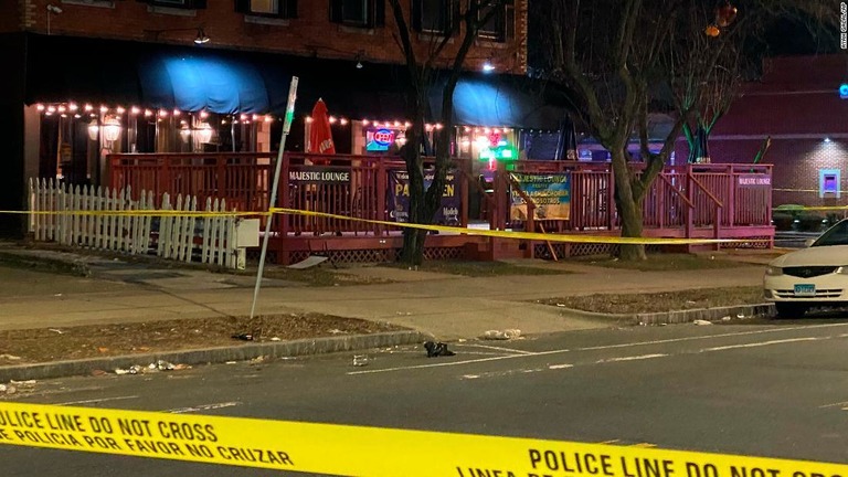 米コネティカット州ハートフォードのナイトクラブで発砲事件があり、５人が死傷した/Ayah Galal/AP