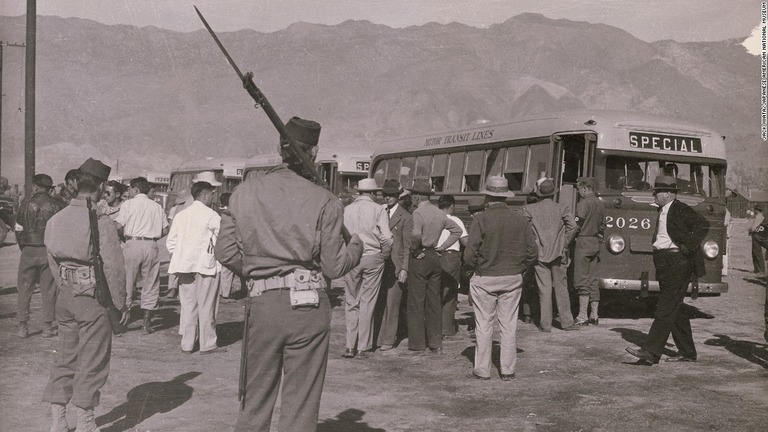 マンザナー強制収容所の様子＝１９４２年ごろ、カリフォルニア州/Jack Iwata/Japanese American National Museum