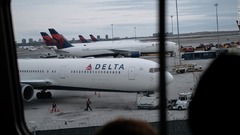 ハワイから帰国の男女に新型ウイルス陽性反応、デルタ航空が乗客に連絡