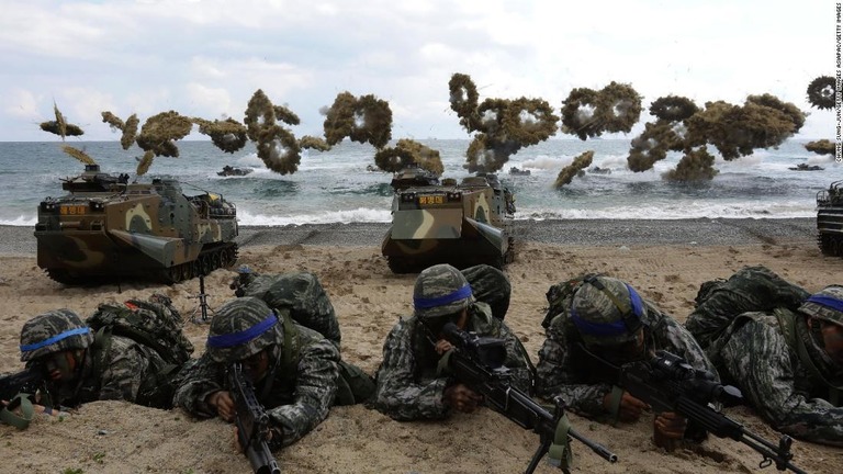 新型コロナウイルスの感染拡大を受け、米韓合同軍事演習の規模縮小が検討されているという/Chung Sung-Jun/Getty Images AsiaPac/Getty Images
