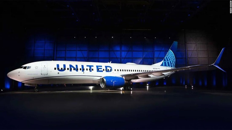 米ユナイテッド航空が座席のダウングレードに応じた乗客に、1人当たり１１０万円分の旅行券を進呈した/United Airlines