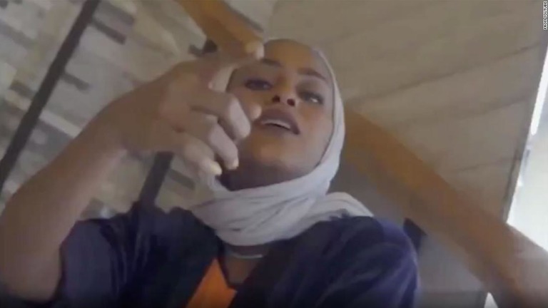 サウジアラビア当局者音楽ビデオ「メッカガール」を投稿したとして女性ラッパーらを逮捕した
/From Youtube