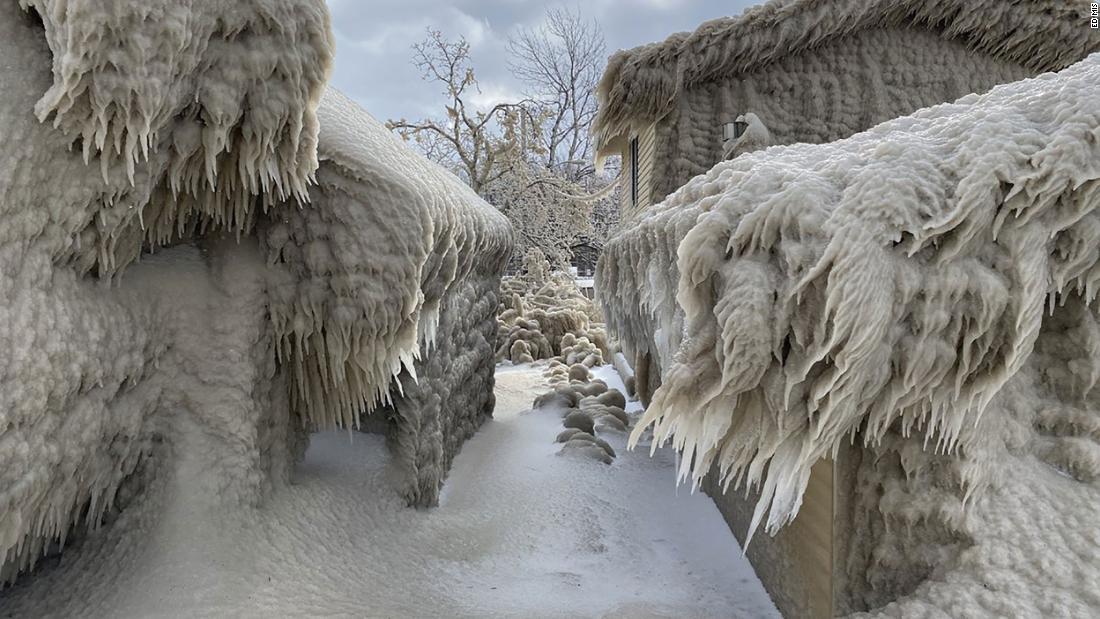 Cnn Co Jp 湖岸の住宅が 氷の城 に 暴風雪で氷雪が覆いつくす 米ｎｙ州