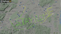 「自宅にとどまって」、操縦士が空に文字描く　オーストリア