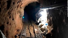 密輸のトンネル摘発、薬物約２０００キロを押収　米カリフォルニア州