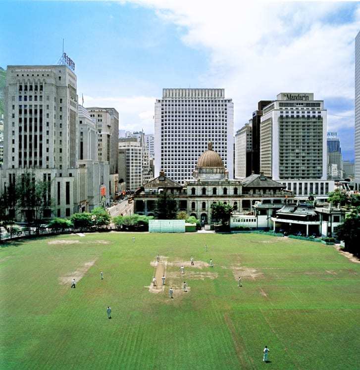 中心部の広大な芝生で最後に開催されたクリケットの試合/Courtesy Blue Lotus Gallery