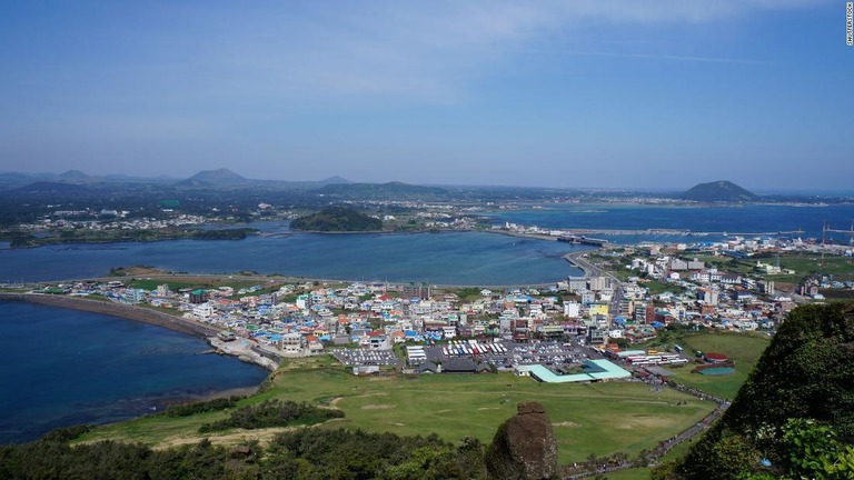 韓国・済州島の自治体は、自主隔離の要請を無視して観光を行ったとして、親子２人を提訴した/Shutterstock