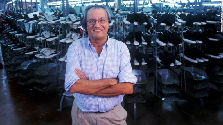 イタリアの靴デザイナー、セルジオ・ロッシさん。新型コロナウイルスによる合併症のため死去した/DONATELLO BROGIONI/CONTRASTO/Redux
