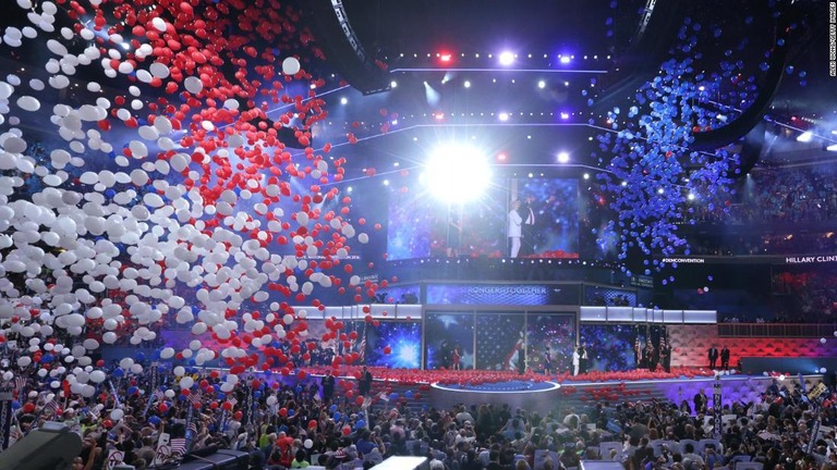 前回２０１６年の大統領選時の民主党の全国党大会＝２０１６年７月２８日/Alex Wong/Getty Images