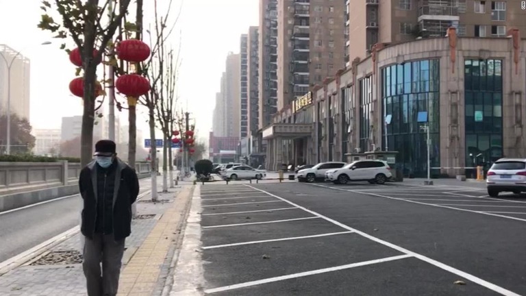 中国・湖北省の武漢で８日、２カ月半に及んだ封鎖措置が解除された/CNN