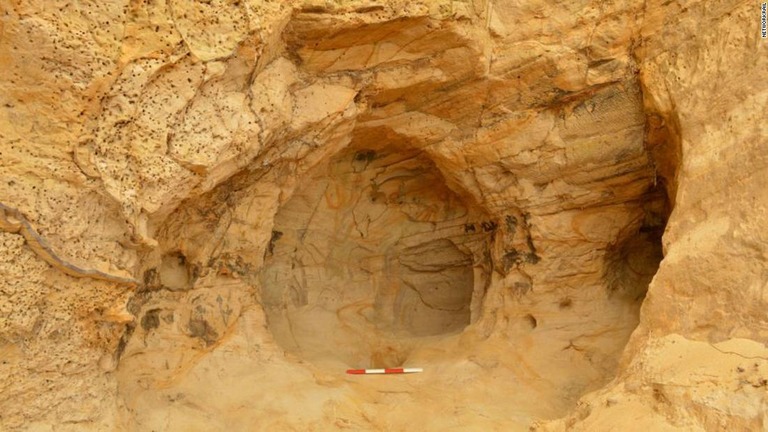 鉄道の修復作業中に１４世紀にさかのぼる洞穴が見つかった/NetworkRail