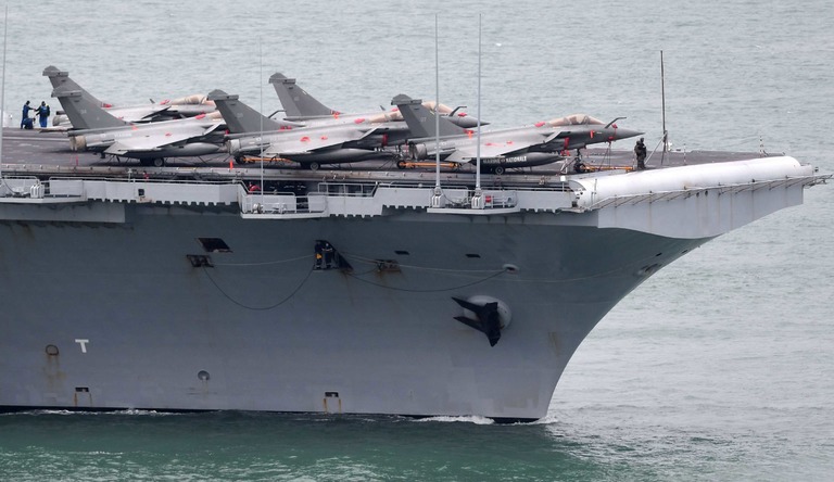 仏海軍の空母「シャルル・ドゴール」で乗組員５０人が新型コロナに感染した/Fred Tanneau/AFP/Getty Images